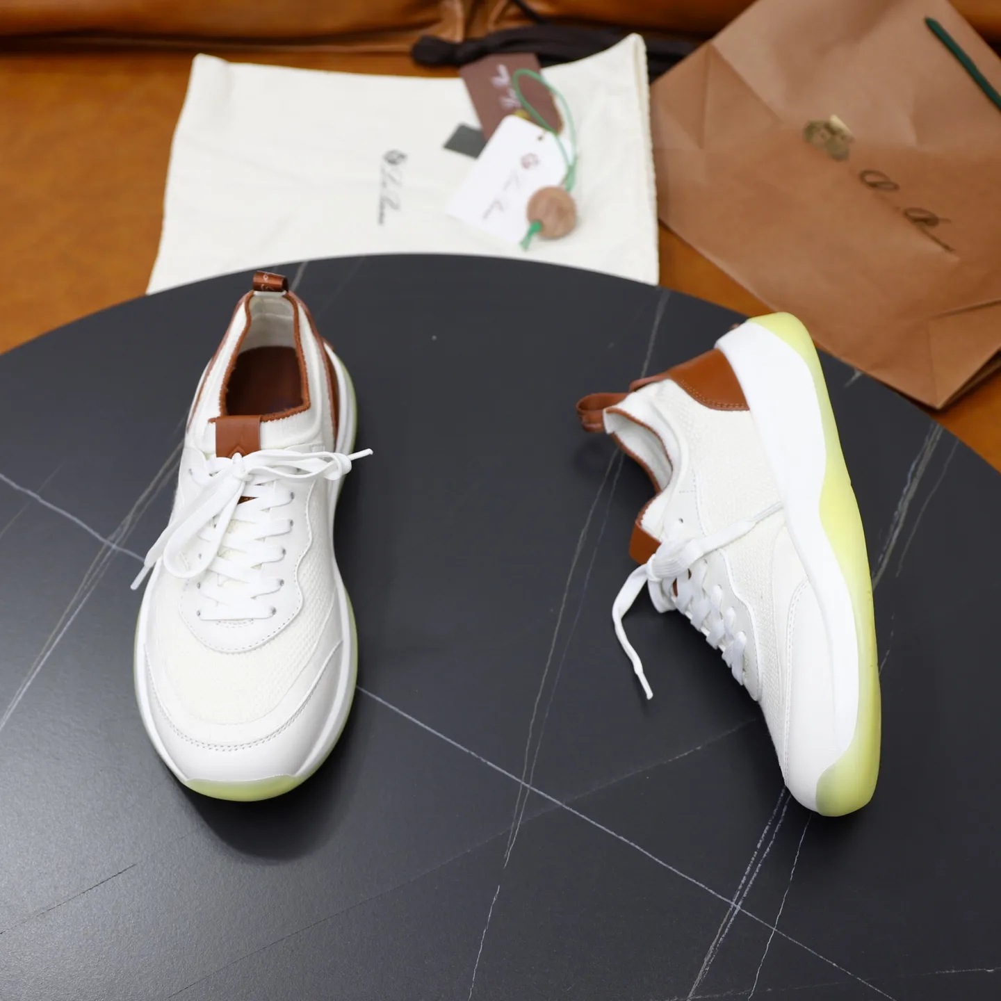 Factory price: 💰620 Loropiana LP men's shoes ♞size; 38-44 "45.46 customization" cowhide stitching and cowhide feet. It is really easy to wear, lazy, relaxed, casual, perfect comfort, and there are many color choices, and they all look good with clothes. Is it true that Loropiana can bring social value? “Loropiana is the best thing money can buy”